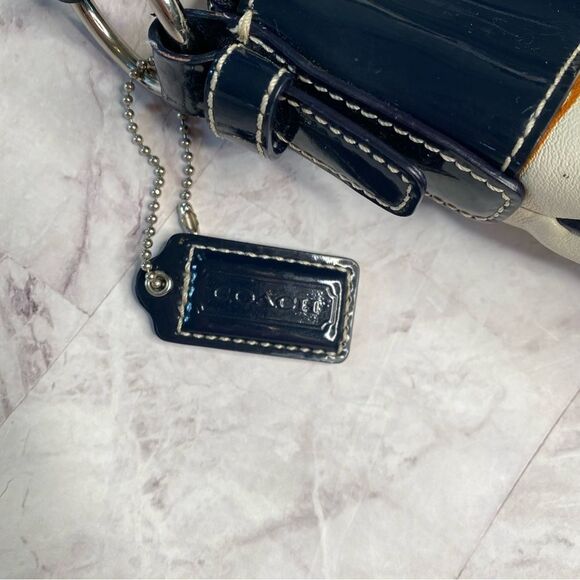 COACH Y2K Era Laura Hobo Style Cream Leather and Navy Patent Trim Handbag - Picture 9 of 16